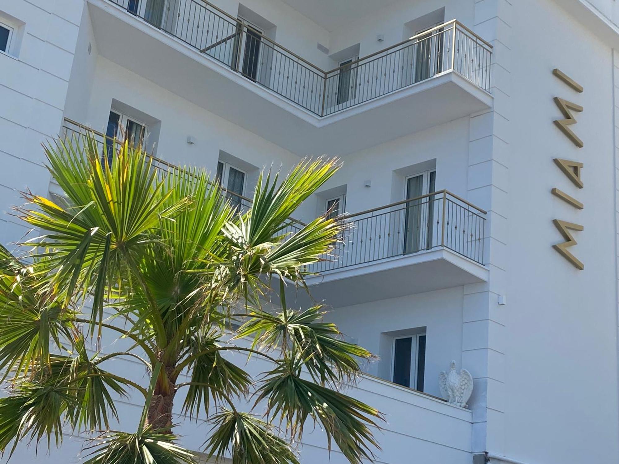 Miami Suite Hotel Bellaria – Igea Marina Kültér fotó